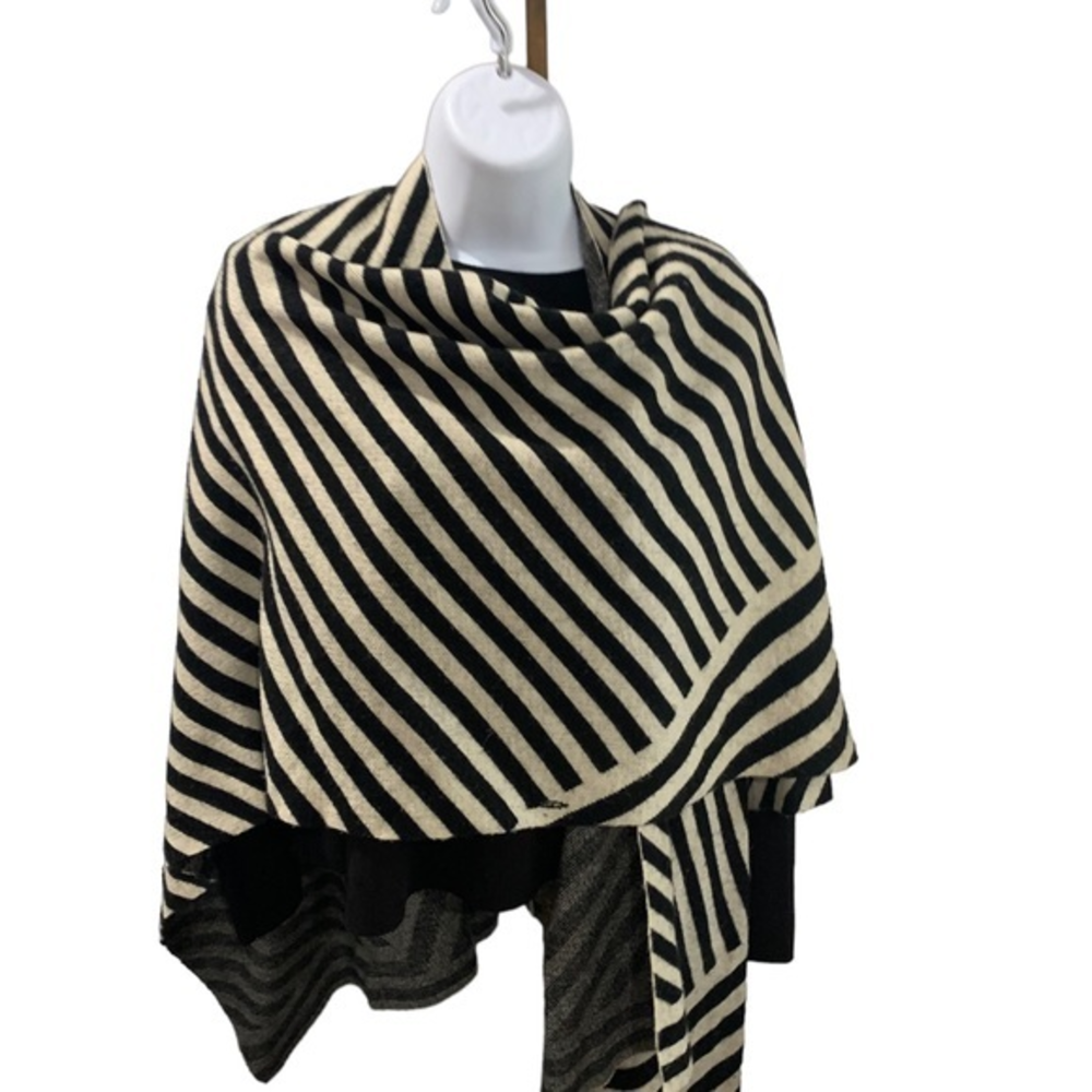 Ya Los Angeles Strip Cardigan Sweater Knit‎ Women's Cream Black One Size